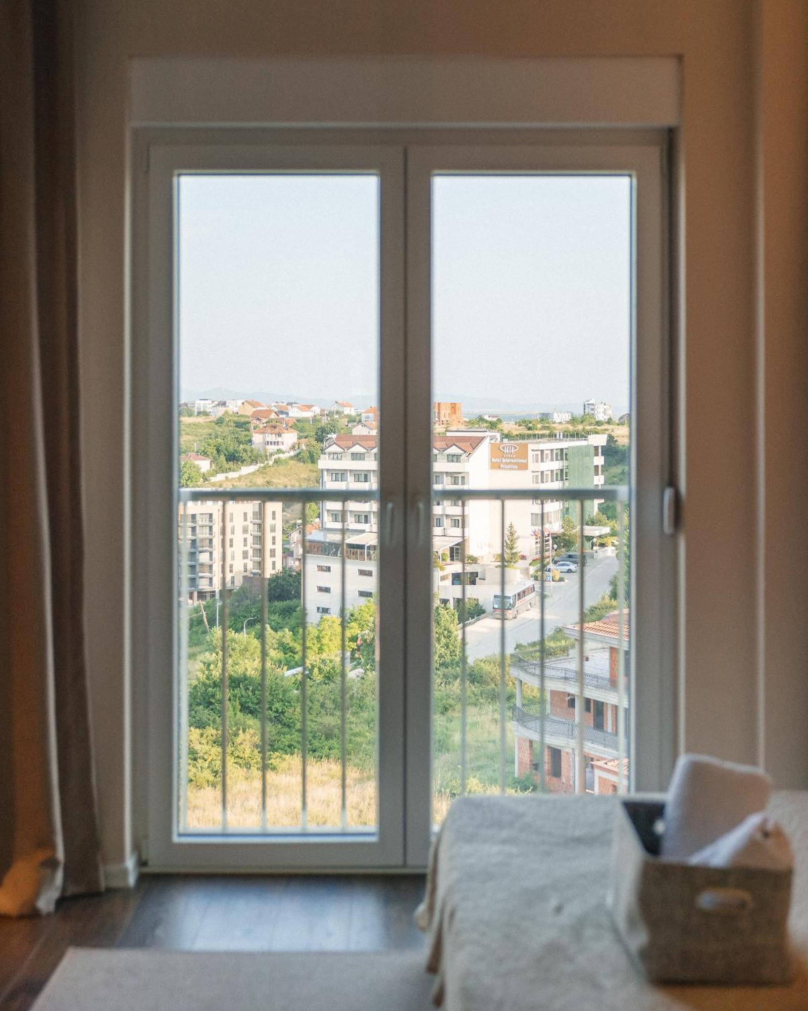 Etern Apart Hotel Pristina Exterior foto